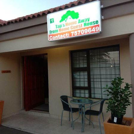 Tap'S Home Away From Home Gaborone Extérieur photo