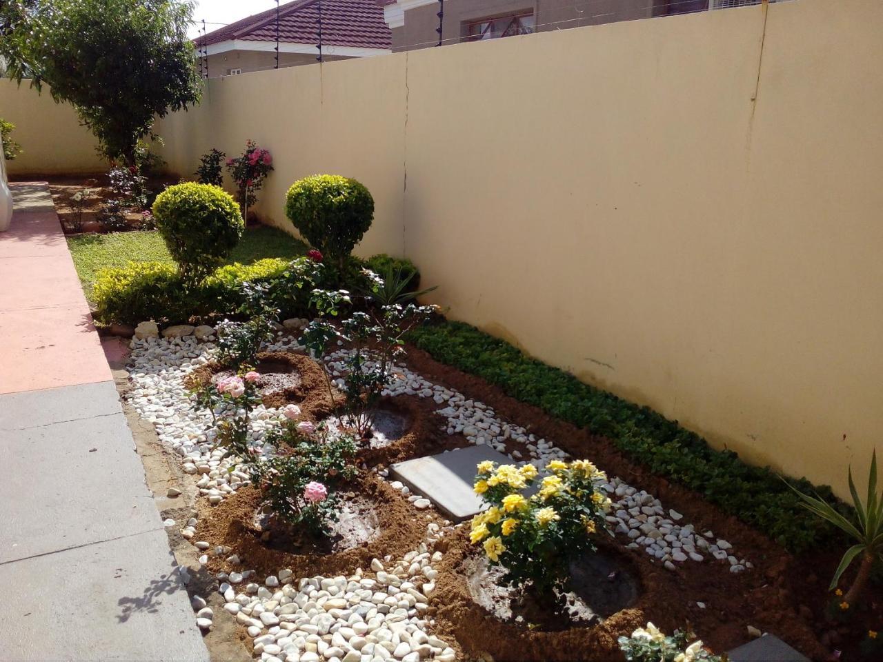 Tap'S Home Away From Home Gaborone Extérieur photo